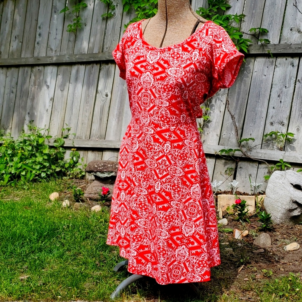 3/$25 Fun print summer dress!